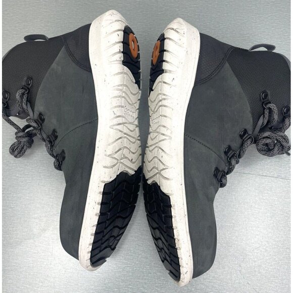 Bogs Gray Ankle Boots - Picture 6 of 16